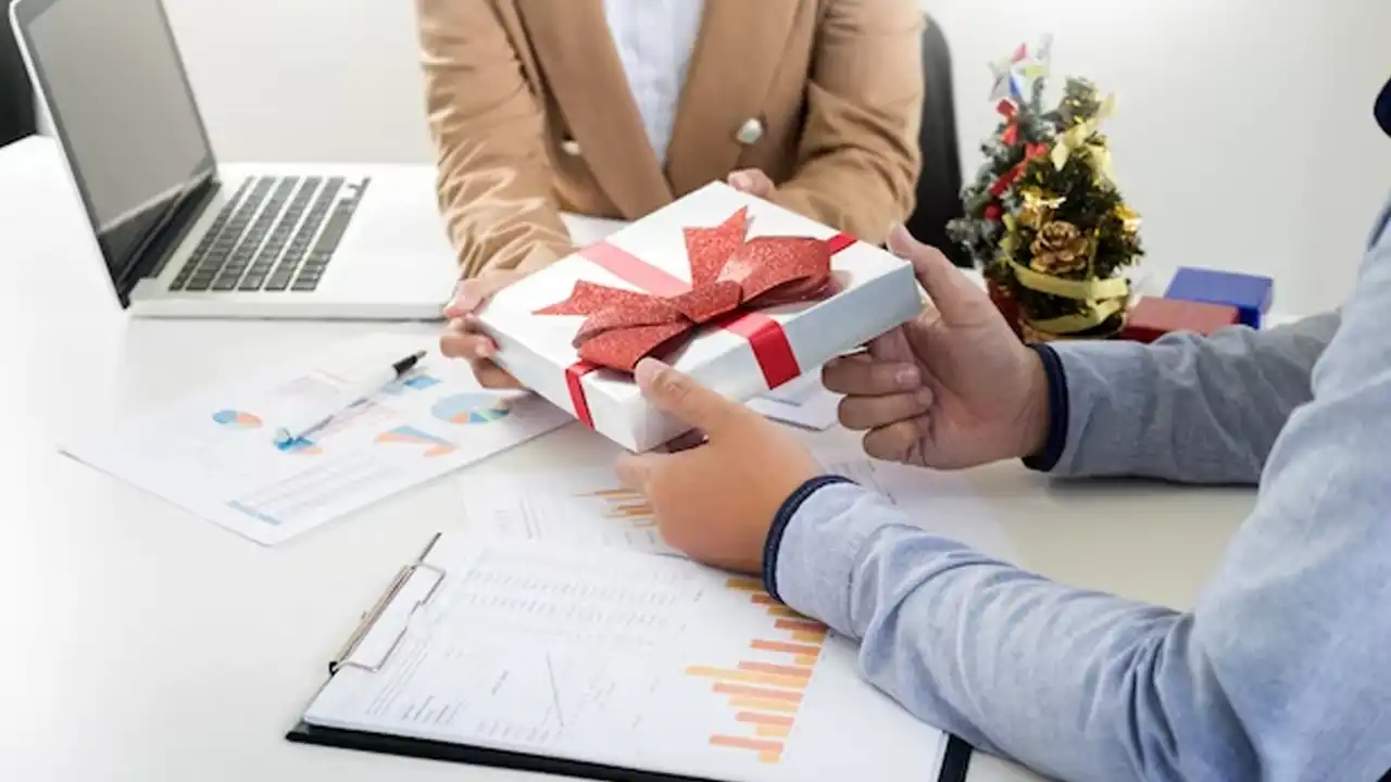 Procurement gifting guide
